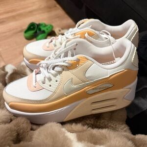 Cream & Peach Nike Air Max 90 LV8